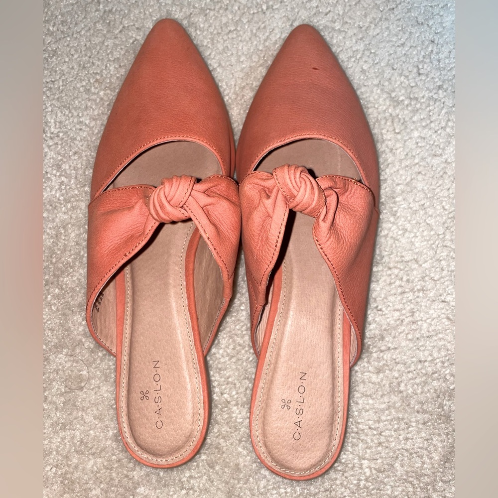 Caslon Mule